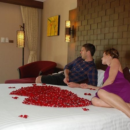 Khaolak Bayfront Resort Takuapa Екстериор снимка