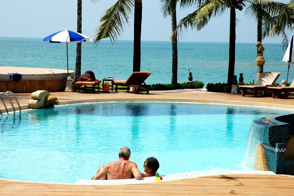 Khaolak Bayfront Resort Takuapa Екстериор снимка