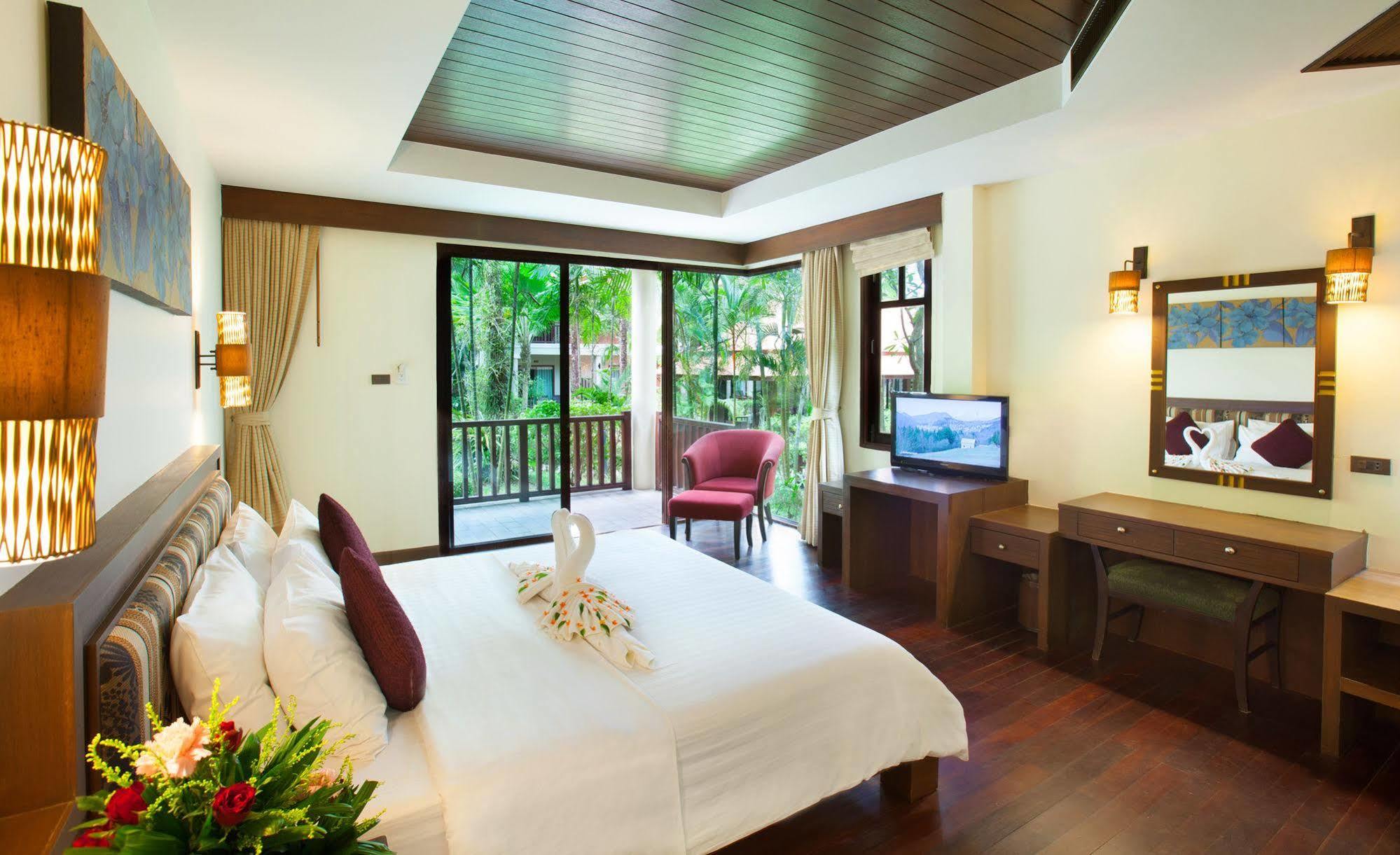Khaolak Bayfront Resort Takuapa Екстериор снимка
