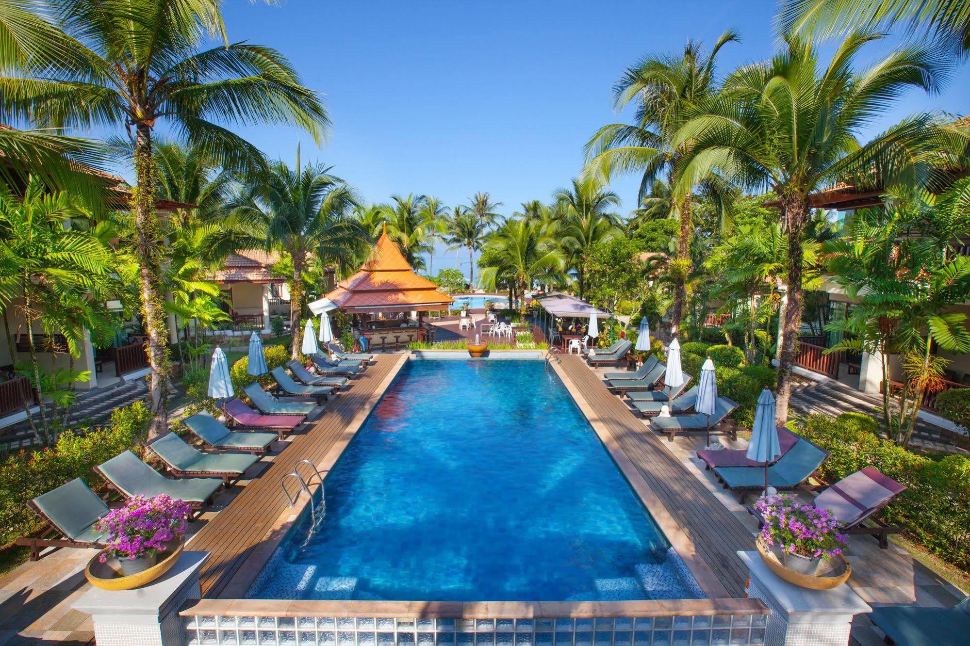 Khaolak Bayfront Resort Takuapa Екстериор снимка
